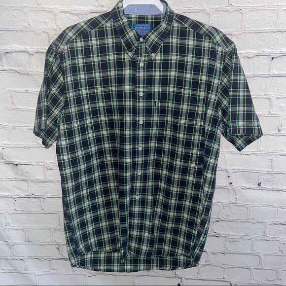 Pendleton Oceanside Men’s Button Down Shirt Size Medium Plaid Short Sleeve - Picture 1 of 5